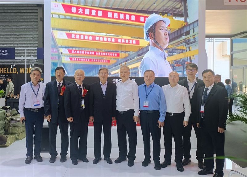 吸睛無數(shù)！衛(wèi)華集團(tuán)榮耀綻放2023中國(guó)（上海）國(guó)際重型機(jī)械裝備展